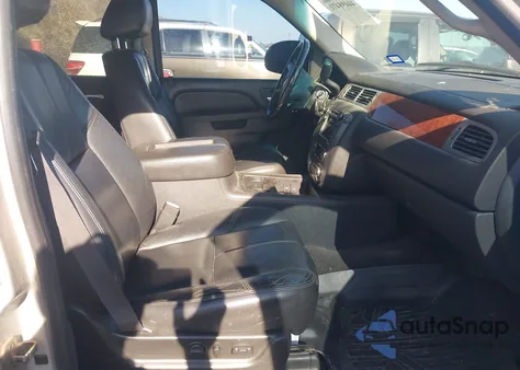 2011 GMC Yukon Xl 1500 Slt z USA, uszkodzony, nr VIN 1GKS2LE33BR206651